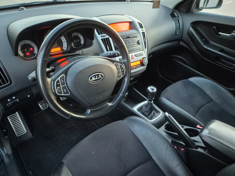 Kia Ceed 1.6, снимка 9 - Автомобили и джипове - 49848552