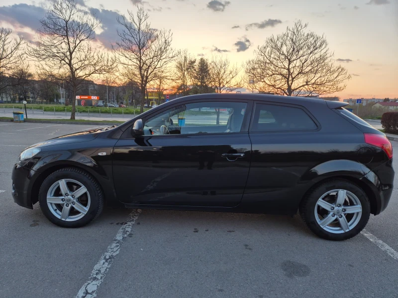Kia Ceed 1.6, снимка 2 - Автомобили и джипове - 49848552