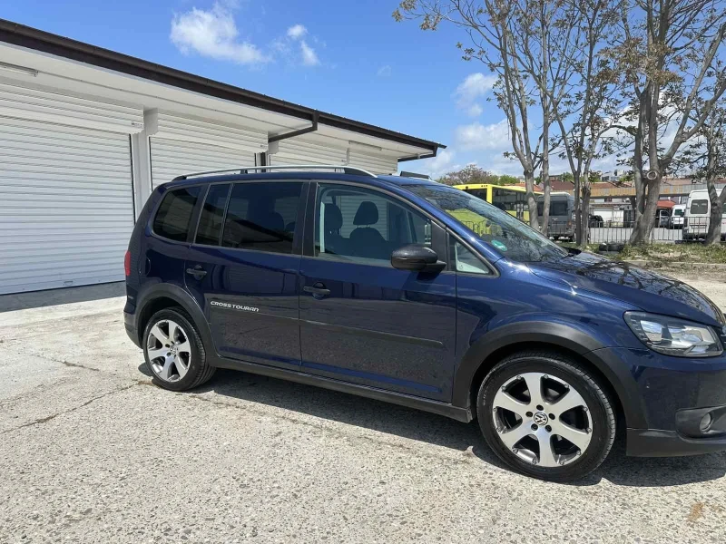 VW Touran, снимка 8 - Автомобили и джипове - 52285621
