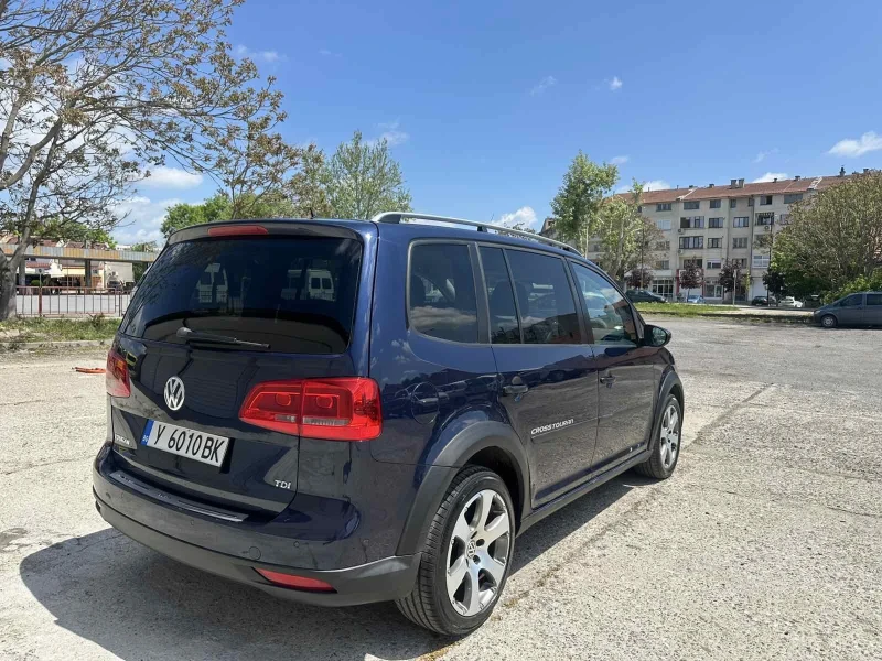 VW Touran, снимка 3 - Автомобили и джипове - 52285621
