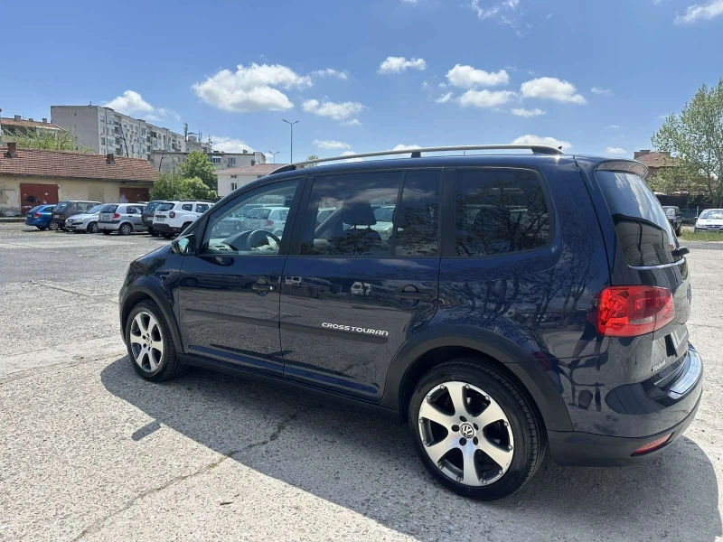 VW Touran, снимка 4 - Автомобили и джипове - 52285621