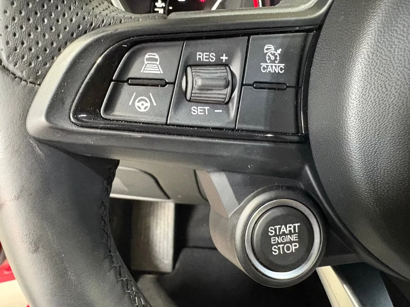 Alfa Romeo Giulia VELOCE/Q4/280HP/BI-XEN/H&K/CAM/MEMO/NAVI/322gpr, снимка 12 - Автомобили и джипове - 51723857