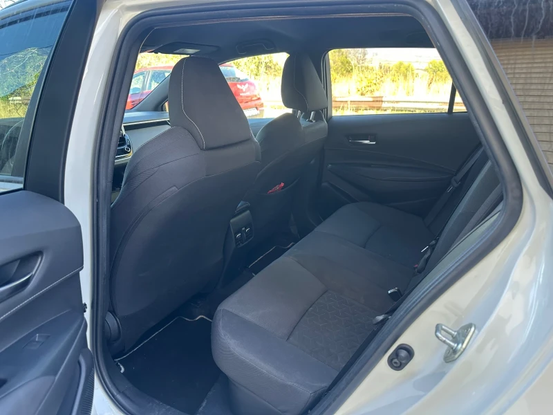 Toyota Corolla 2.0 Hybrid e-CVT, снимка 8 - Автомобили и джипове - 52189726