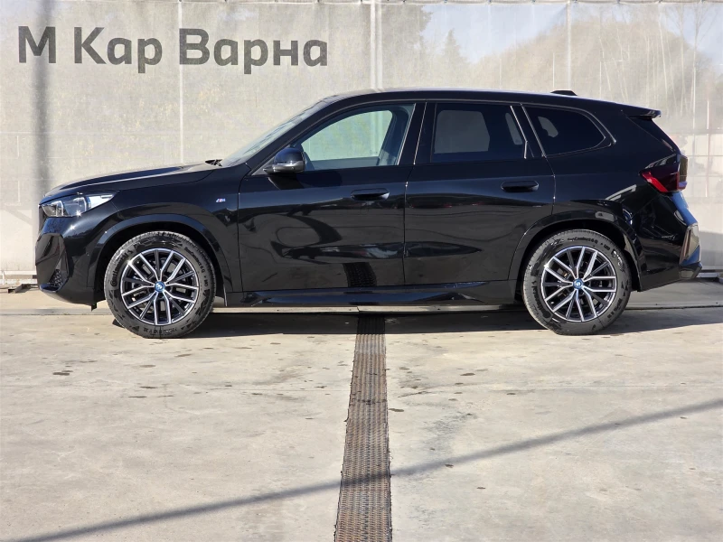 BMW iX1 xDrive30, снимка 3 - Автомобили и джипове - 52232114