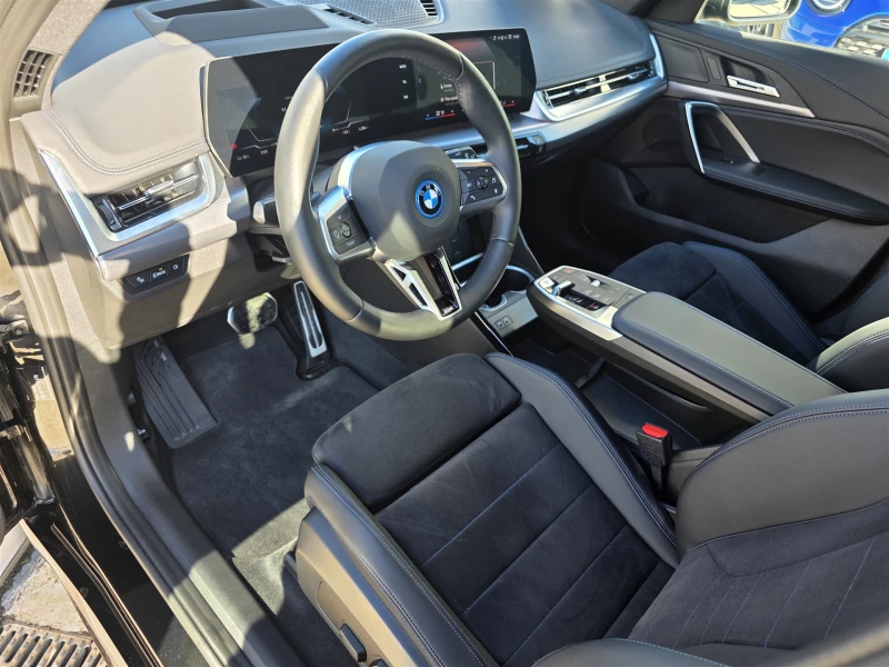 BMW iX1 xDrive30, снимка 6 - Автомобили и джипове - 52232114