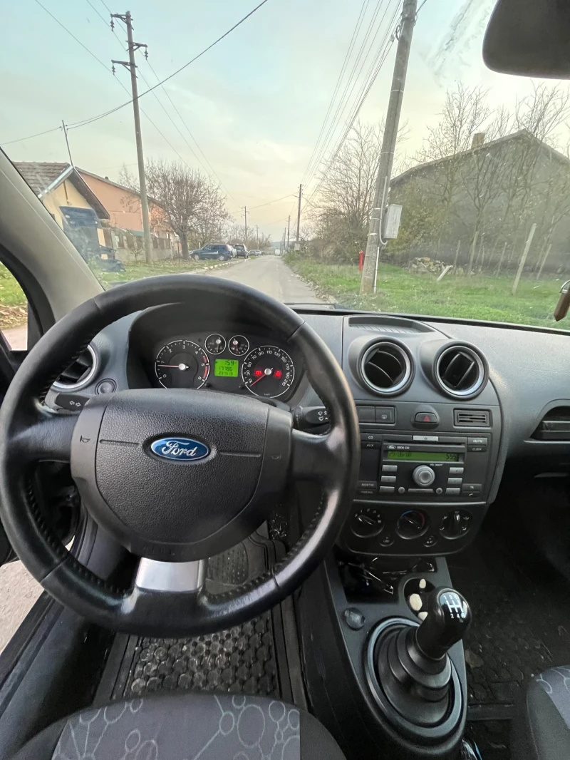 Ford Fiesta, снимка 10 - Автомобили и джипове - 52624043