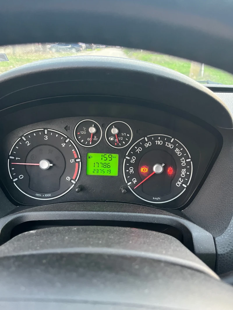 Ford Fiesta, снимка 9 - Автомобили и джипове - 52624043