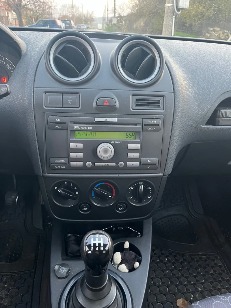 Ford Fiesta, снимка 8 - Автомобили и джипове - 52624043