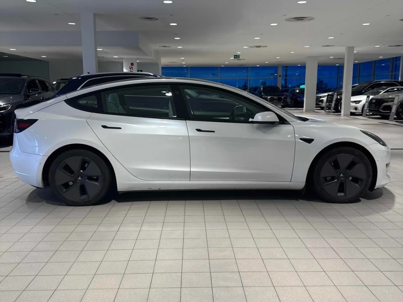 Tesla Model 3 * Long Range * CARFAX * БЕЗ ПЪРВОНАЧАЛНА ВНОСКА, снимка 3 - Автомобили и джипове - 52869033