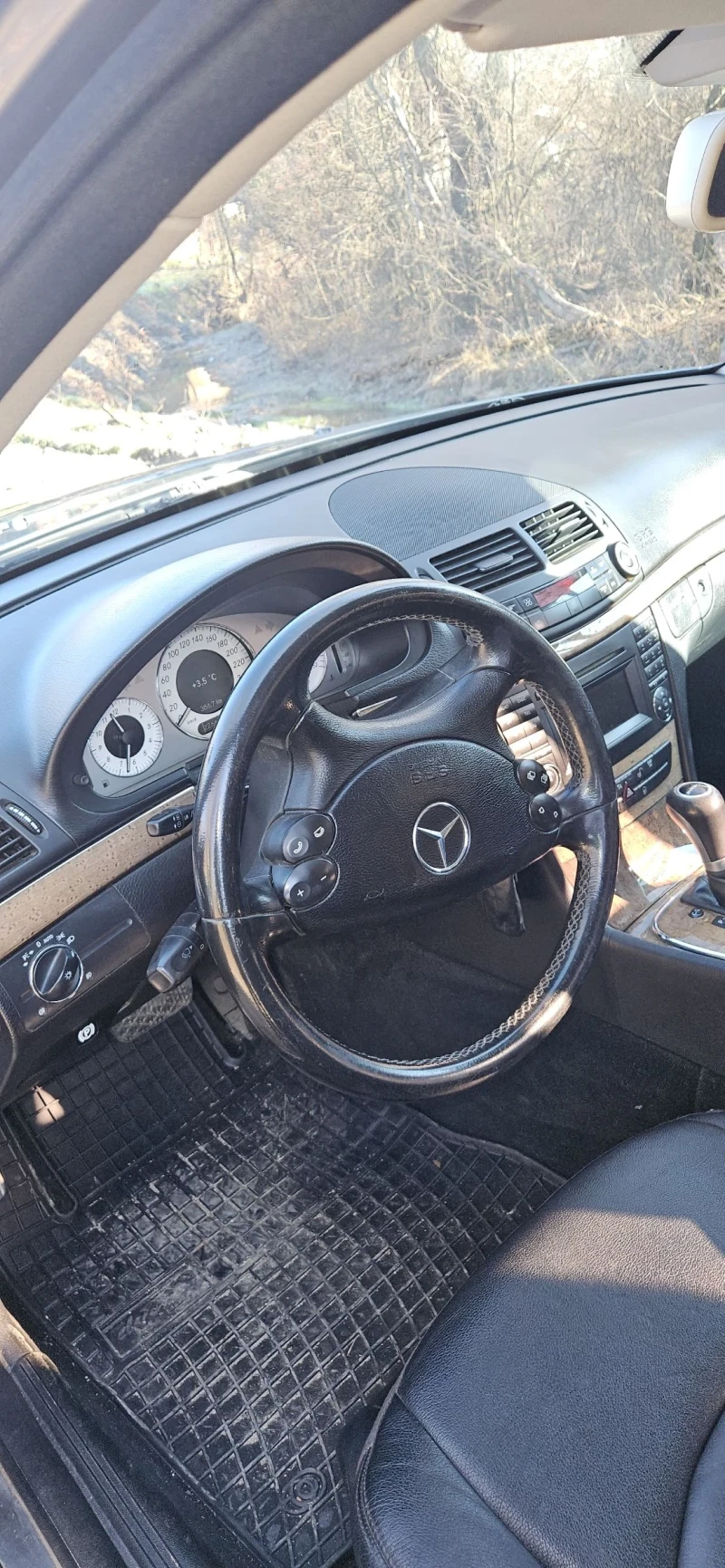 Mercedes-Benz E 220, снимка 6 - Автомобили и джипове - 52869076