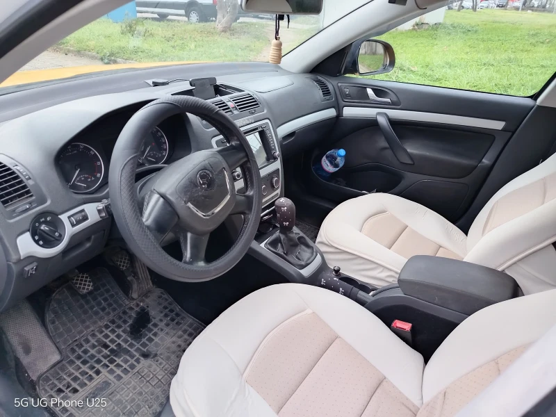 Skoda Octavia 1.6Gaz, снимка 9 - Автомобили и джипове - 53181385