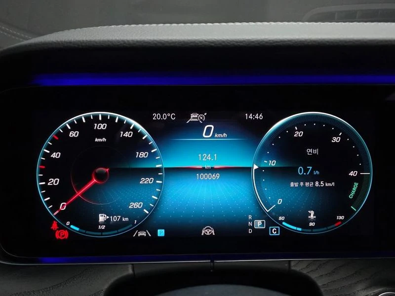 Mercedes-Benz E 220 E220d 4MATIC AMG Line| 194к.с.| ВКЛ.ТЕХНОТЕСТ, снимка 8 - Автомобили и джипове - 55191190