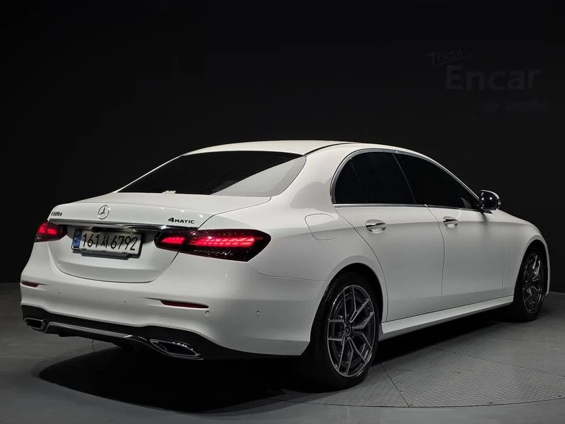 Mercedes-Benz E 220 E220d 4MATIC AMG Line| 194к.с.| ВКЛ.ТЕХНОТЕСТ, снимка 2 - Автомобили и джипове - 55191190
