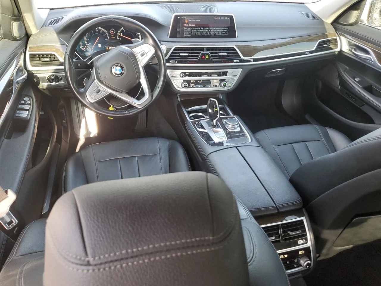 BMW 740 XI* HARMAN/KARDON* ПОДГРЕВ НА ВОЛАНА* ПАНО - изображение 8