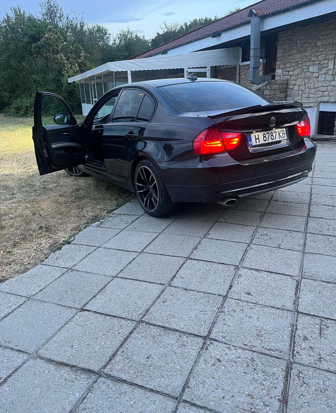 BMW 320  - изображение 8