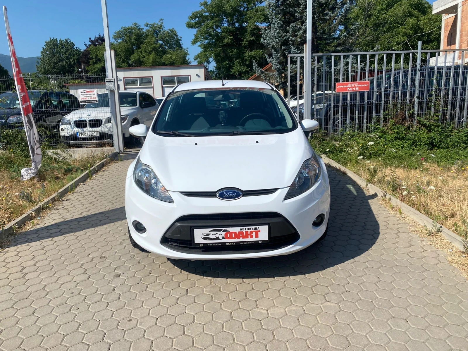 Ford Fiesta 1.2i/KLIMA - изображение 2