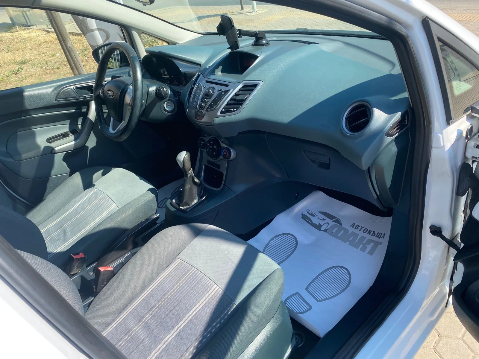 Ford Fiesta 1.2i/KLIMA - изображение 10