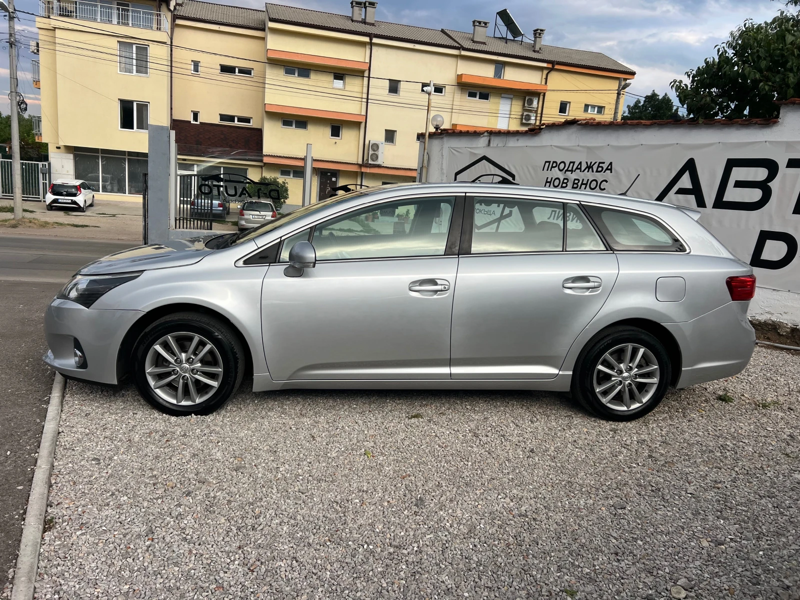 Toyota Avensis 1.8-NAVI FULL - изображение 8