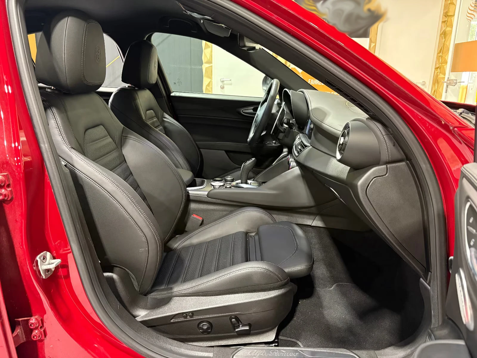 Alfa Romeo Giulia VELOCE/Q4/280HP/BI-XEN/H&K/CAM/MEMO/NAVI/322gpr | Mobile.bg   15