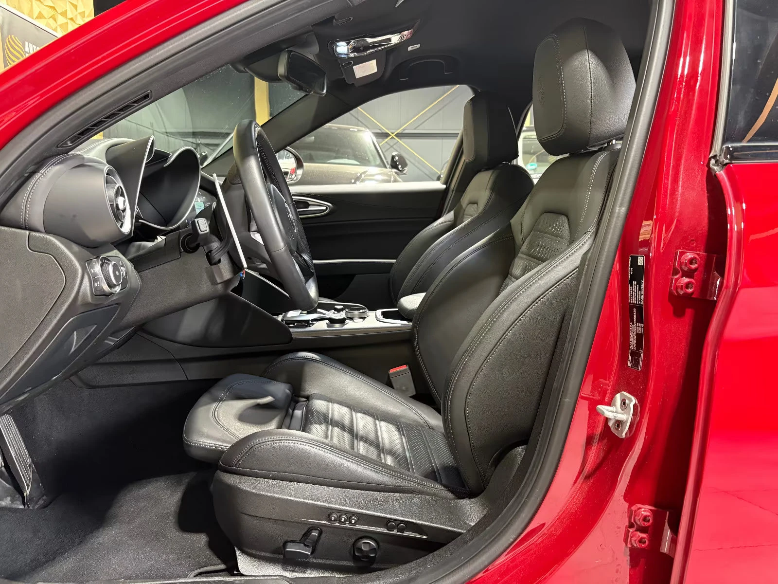 Alfa Romeo Giulia VELOCE/Q4/280HP/BI-XEN/H&K/CAM/MEMO/NAVI/322g - изображение 9