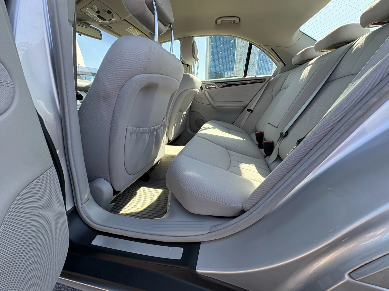 Mercedes-Benz C 180 Kompressor LPG, снимка 13 - Автомобили и джипове - 53837189