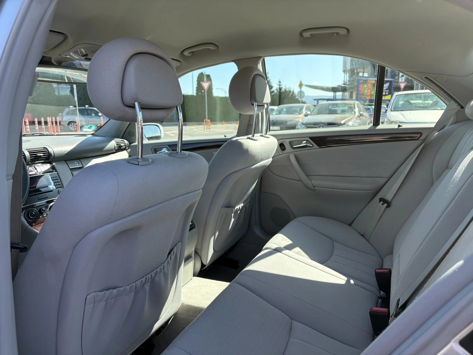 Mercedes-Benz C 180 Kompressor LPG, снимка 15 - Автомобили и джипове - 53837189