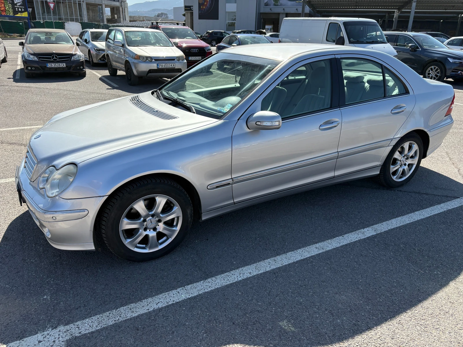 Mercedes-Benz C 180 Kompressor LPG, снимка 4 - Автомобили и джипове - 53837189