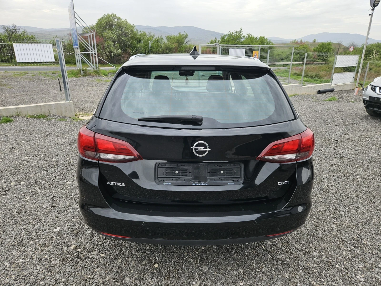 Opel Astra 1.6cdti Cosmo Navi Full extra!!!, снимка 6 - Автомобили и джипове - 54220637