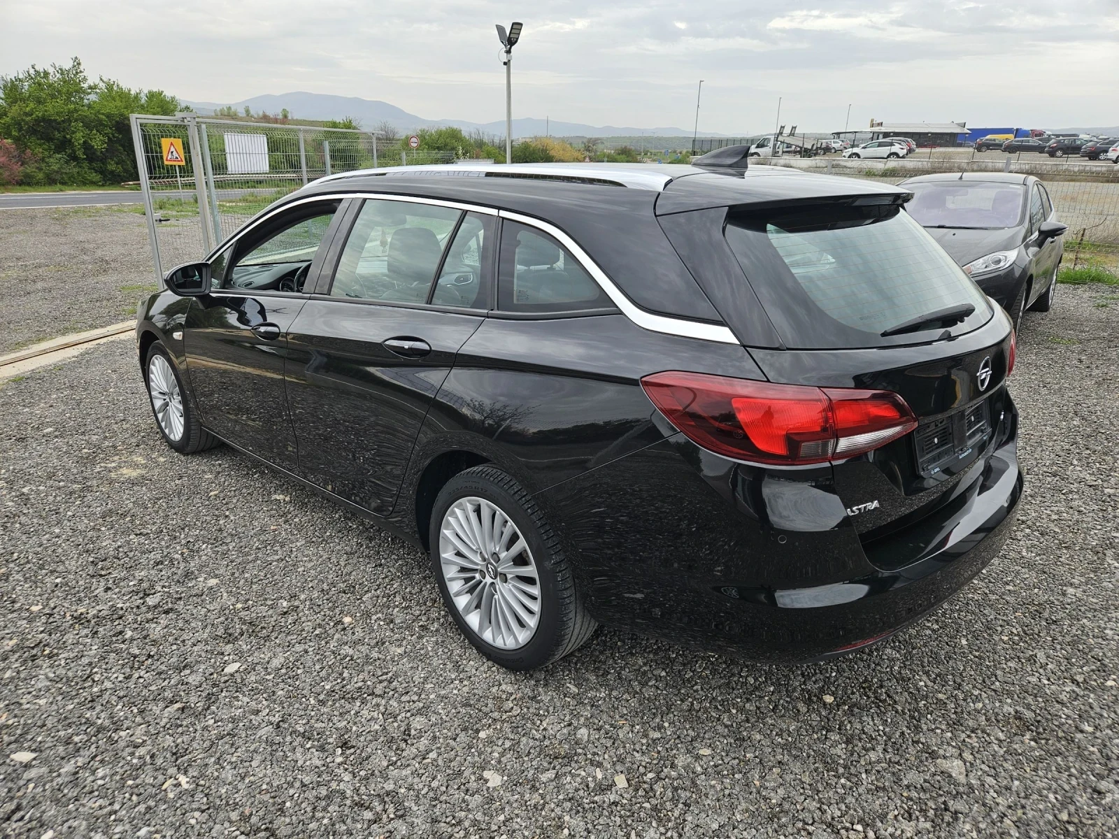 Opel Astra 1.6cdti Cosmo Navi Full extra!!!, снимка 8 - Автомобили и джипове - 54220637