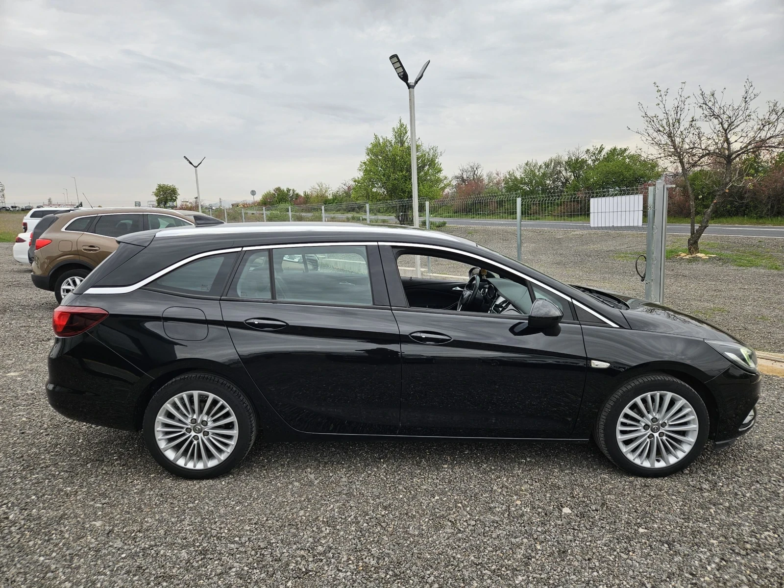 Opel Astra 1.6cdti Cosmo Navi Full extra!!!, снимка 4 - Автомобили и джипове - 54220637