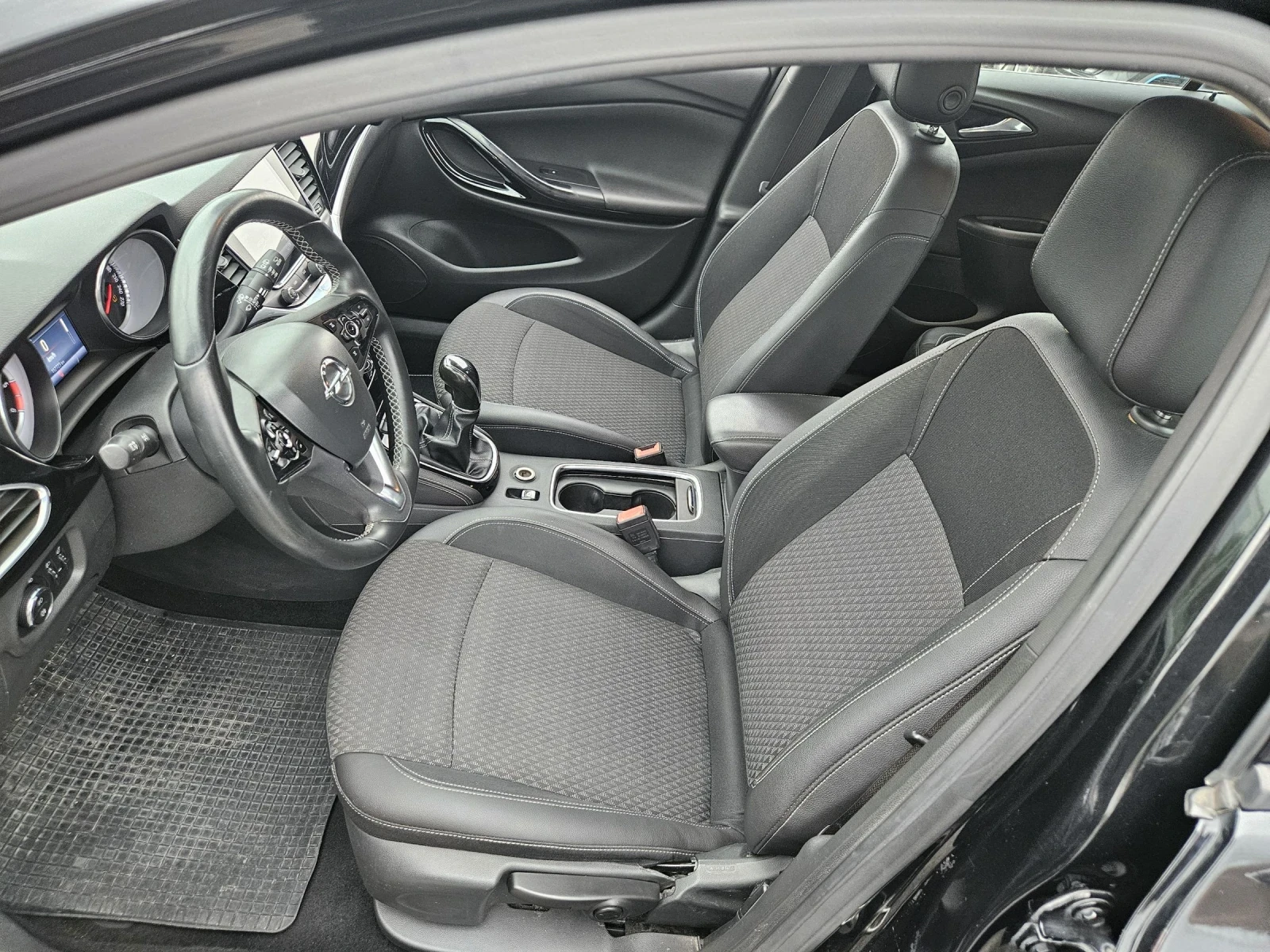 Opel Astra 1.6cdti Cosmo Navi Full extra!!!, снимка 7 - Автомобили и джипове - 54220637