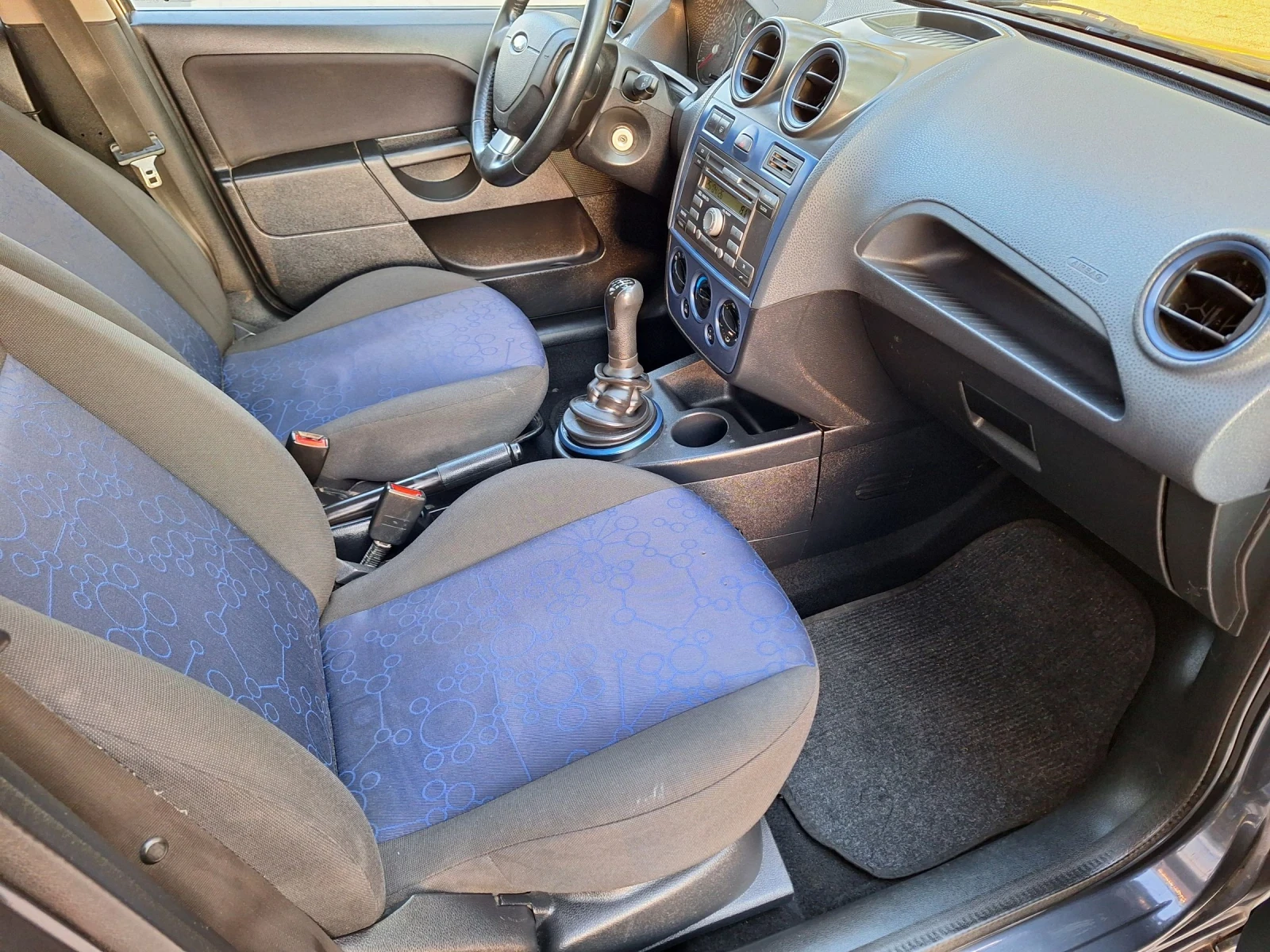 Ford Fiesta 1.3 ������ �����  | Mobile.bg � ����������� 11