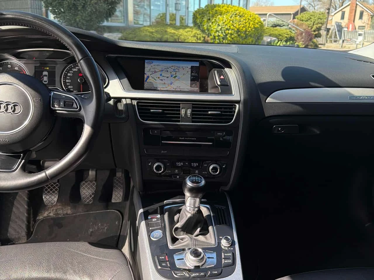 Audi A4 Рremium/CARFAX/Подгрев/Памет/Шибедах/КЛИП, снимка 8 - Автомобили и джипове - 54348504