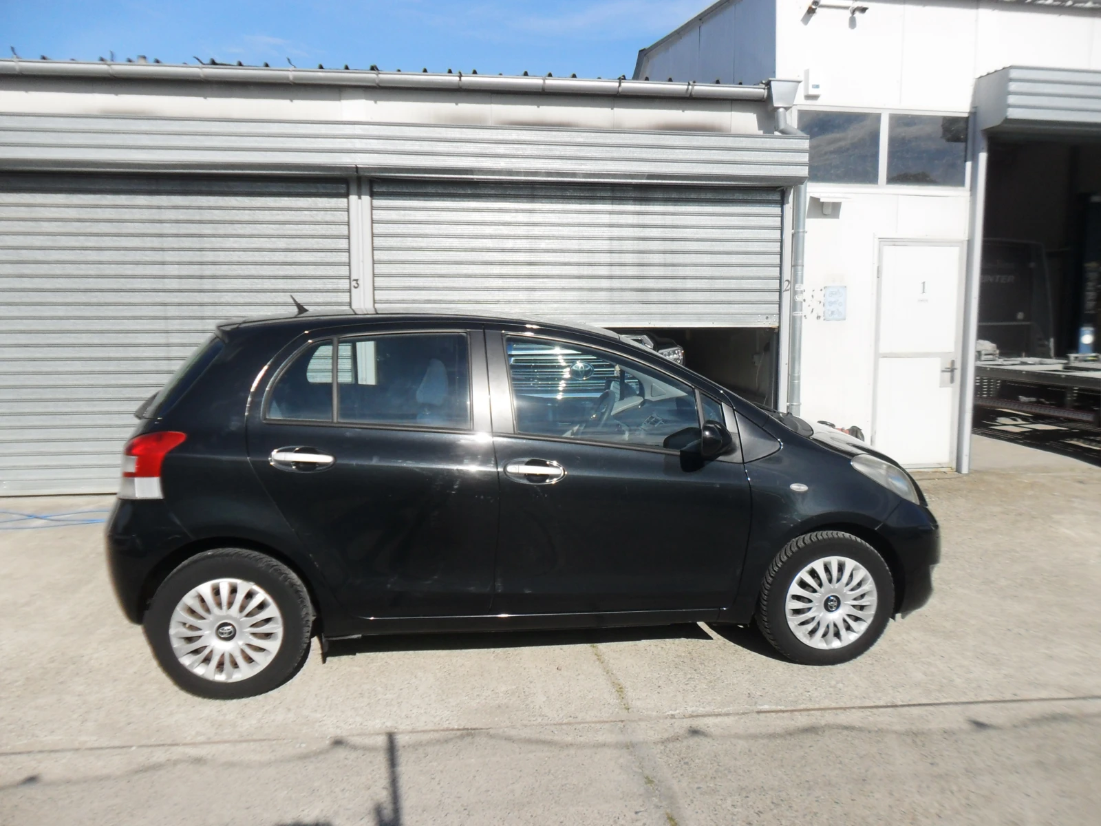 Toyota Yaris 1, 3-VVTI-KLIMATRONIK-ITALY, снимка 4 - Автомобили и джипове - 54542190