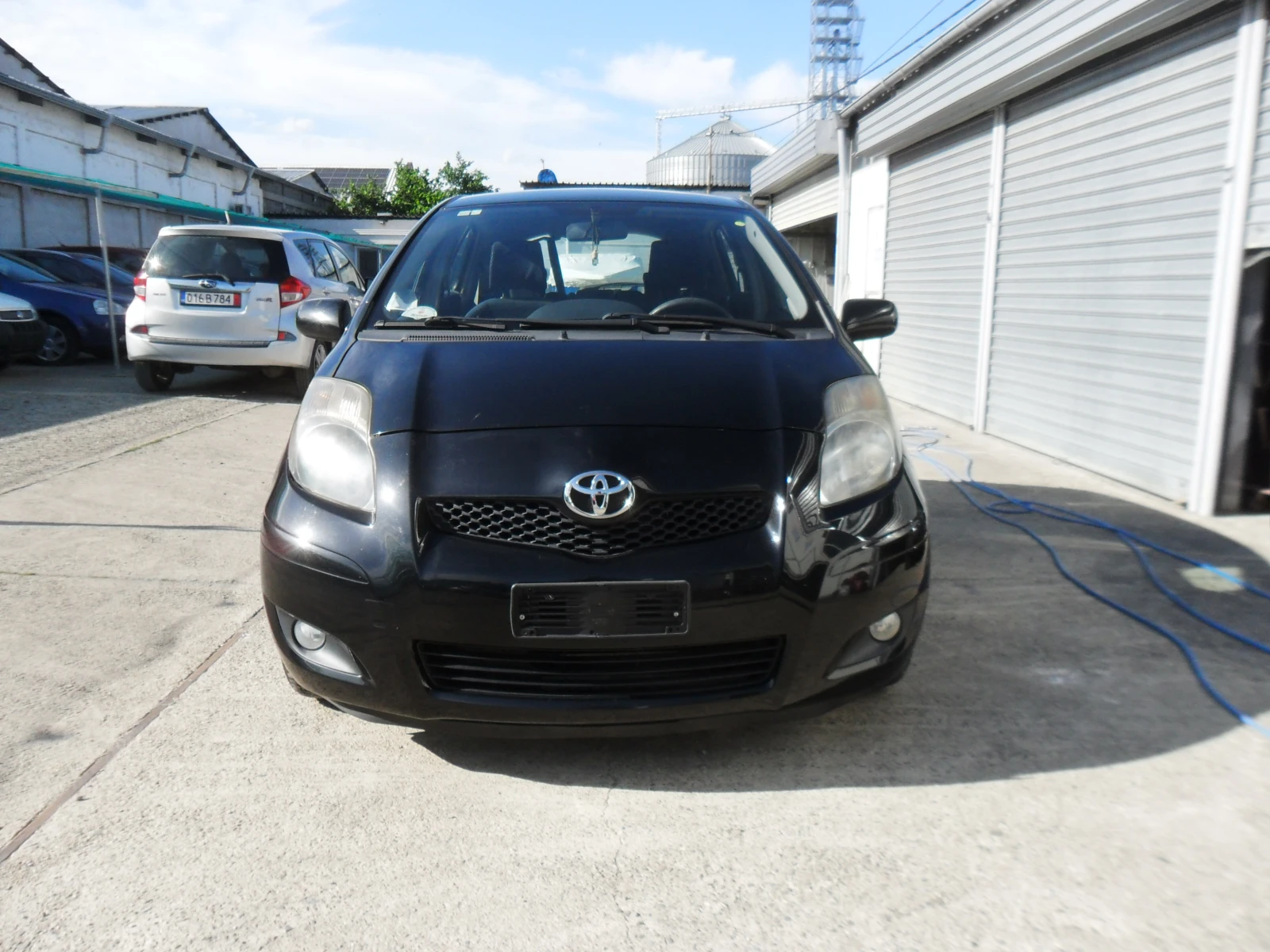 Toyota Yaris 1, 3-VVTI-KLIMATRONIK-ITALY, снимка 2 - Автомобили и джипове - 54542190