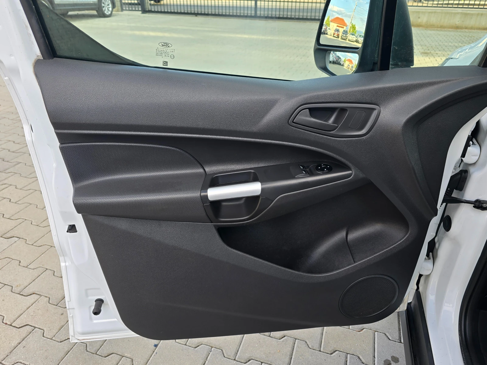 Ford Connect 1.6TDCI, 95к.с., 3 местен, Евро 5В!, снимка 8 - Автомобили и джипове - 54605425