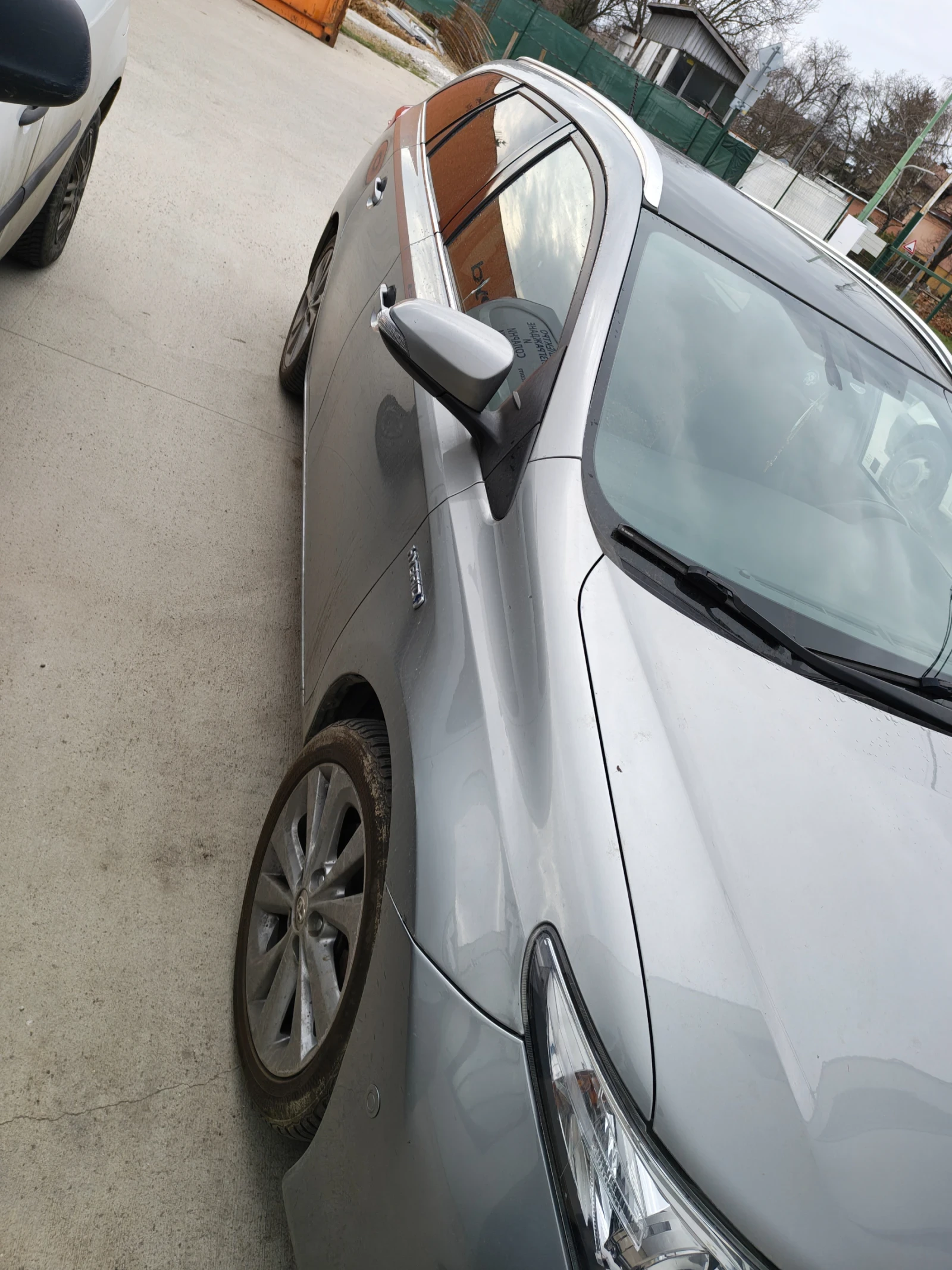 Toyota Auris Комби