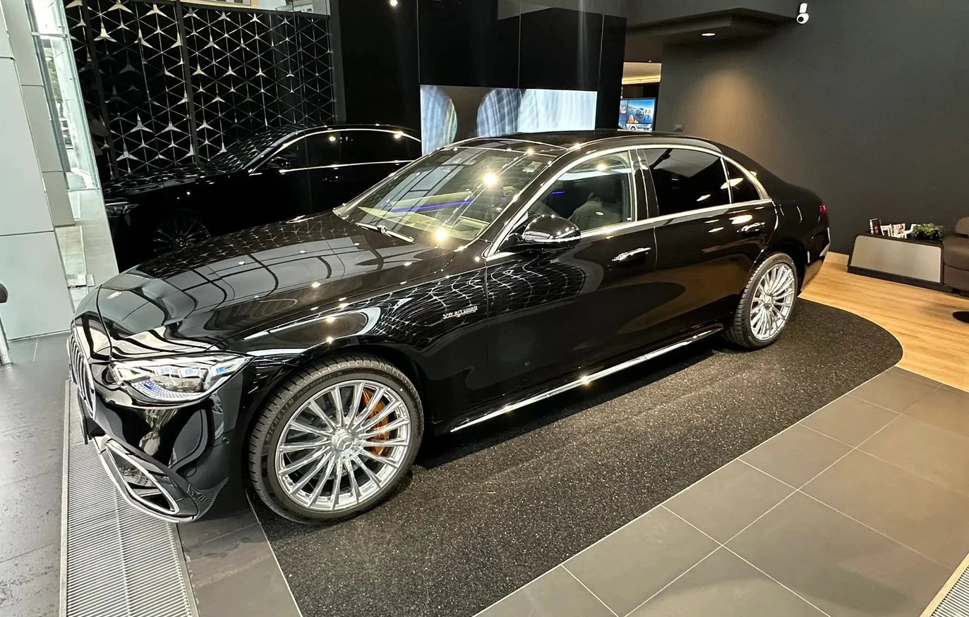 Mercedes-Benz S 63 AMG E PERFORMANCE L 4MATIC, снимка 3 - Автомобили и джипове - 54696422
