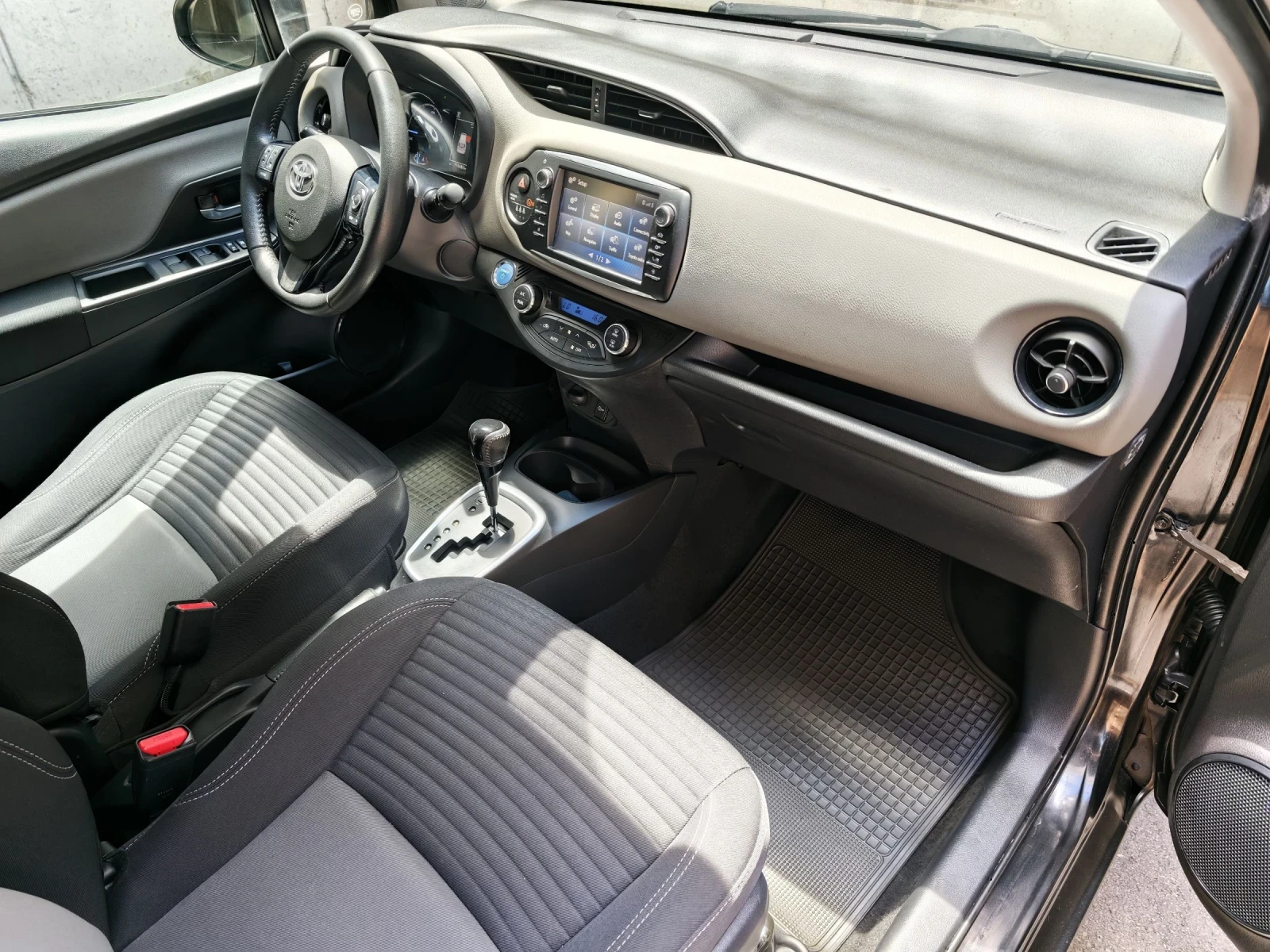 Toyota Yaris NAVI.Гаранция в ТМ АУТО, снимка 8 - Автомобили и джипове - 55145828