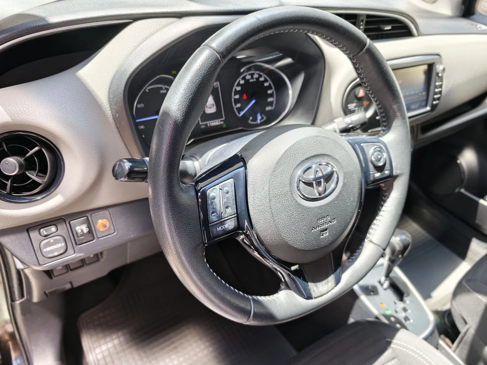 Toyota Yaris NAVI.Гаранция в ТМ АУТО, снимка 9 - Автомобили и джипове - 55145828