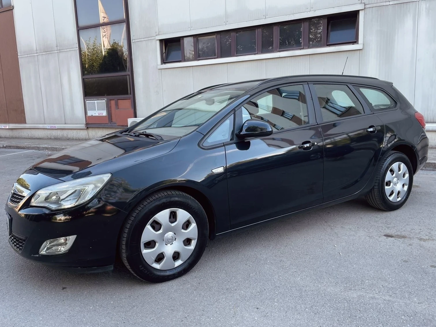 Opel Astra 1.7 CDTI, снимка 9 - Автомобили и джипове - 55293609