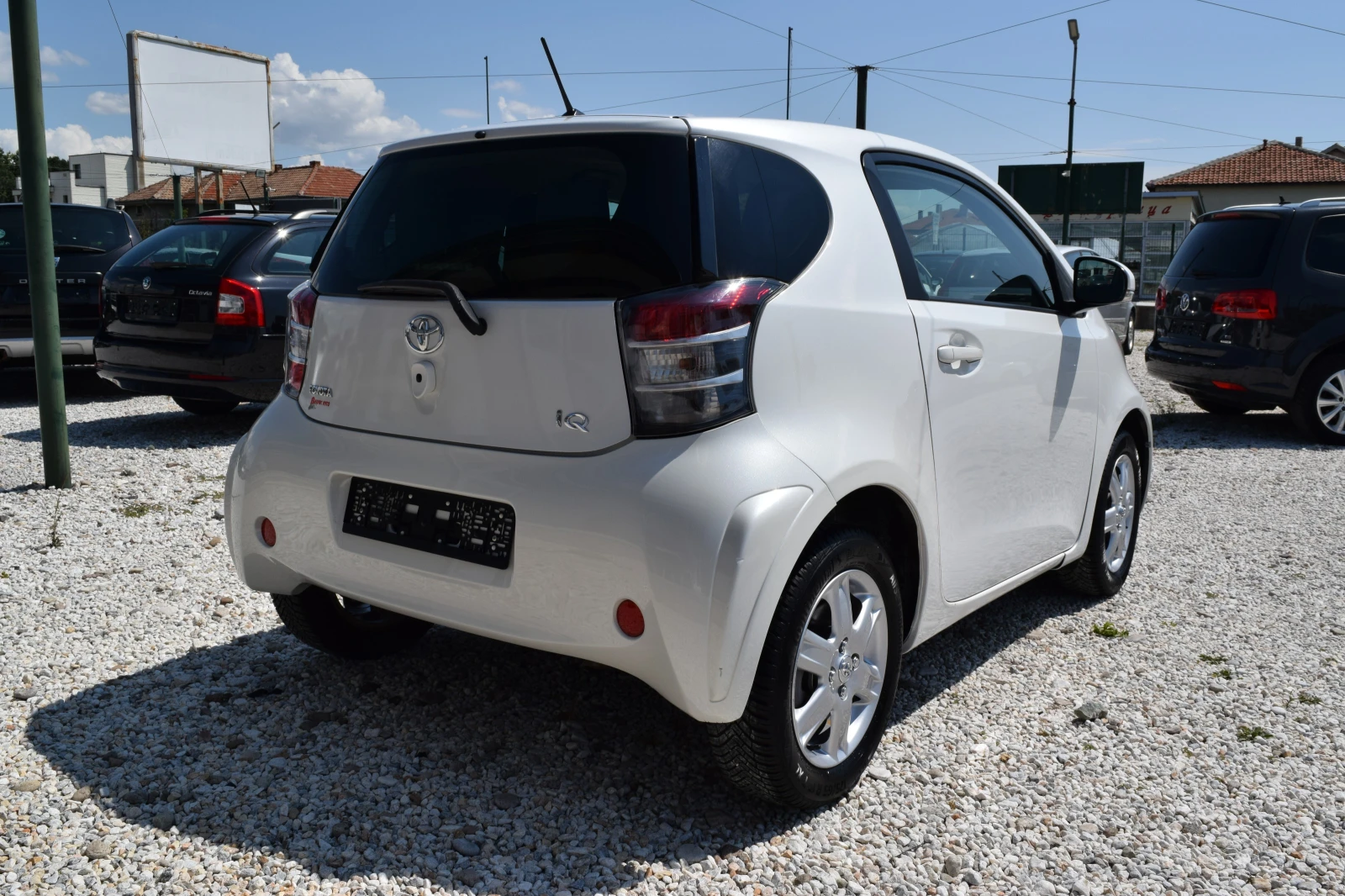 Toyota IQ 1.0* 68 kc* Автоматик* Уникална* , снимка 7 - Автомобили и джипове - 55412762