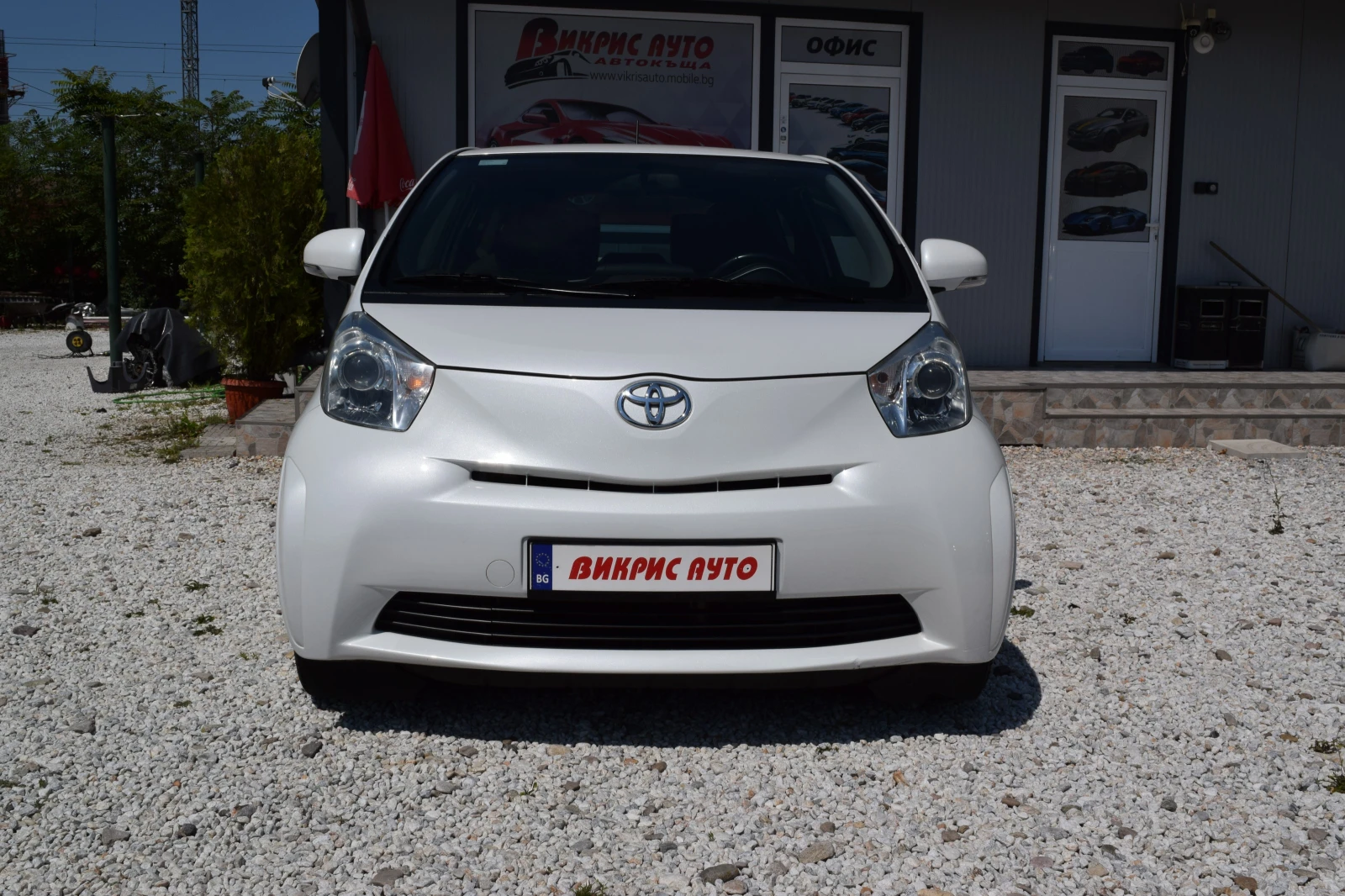 Toyota IQ 1.0* 68 kc* Автоматик* Уникална* , снимка 2 - Автомобили и джипове - 55412762