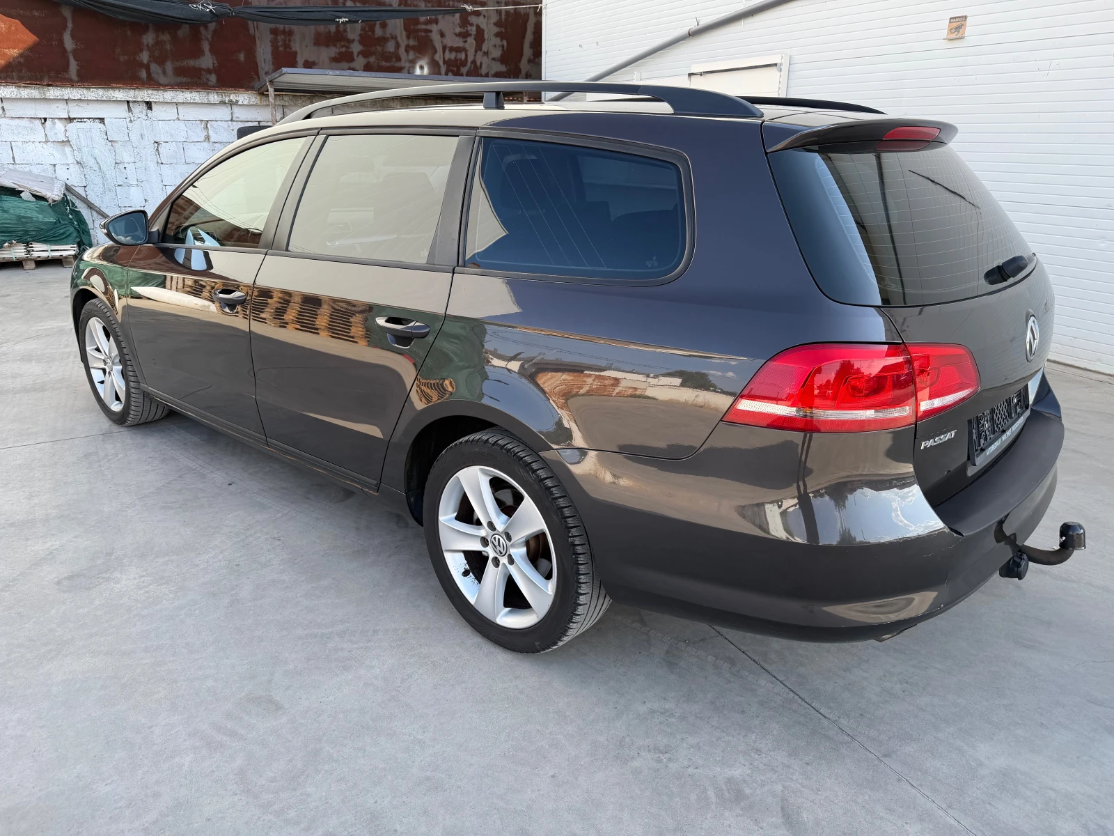 VW Passat 1.6TDI 105k.c, снимка 4 - Автомобили и джипове - 55648915