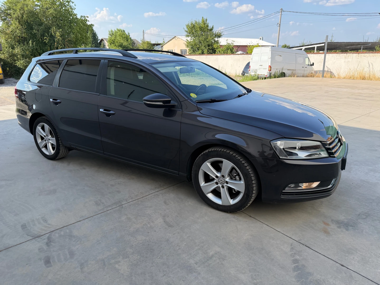 VW Passat 1.6TDI 105k.c, снимка 3 - Автомобили и джипове - 55648915