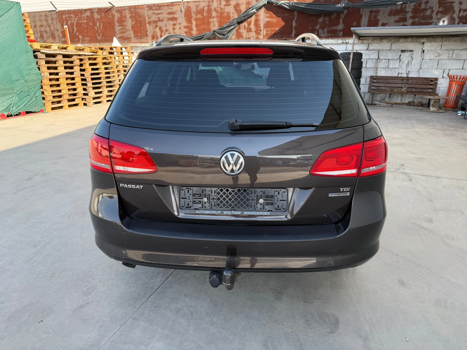 VW Passat 1.6TDI 105k.c, снимка 5 - Автомобили и джипове - 55648915