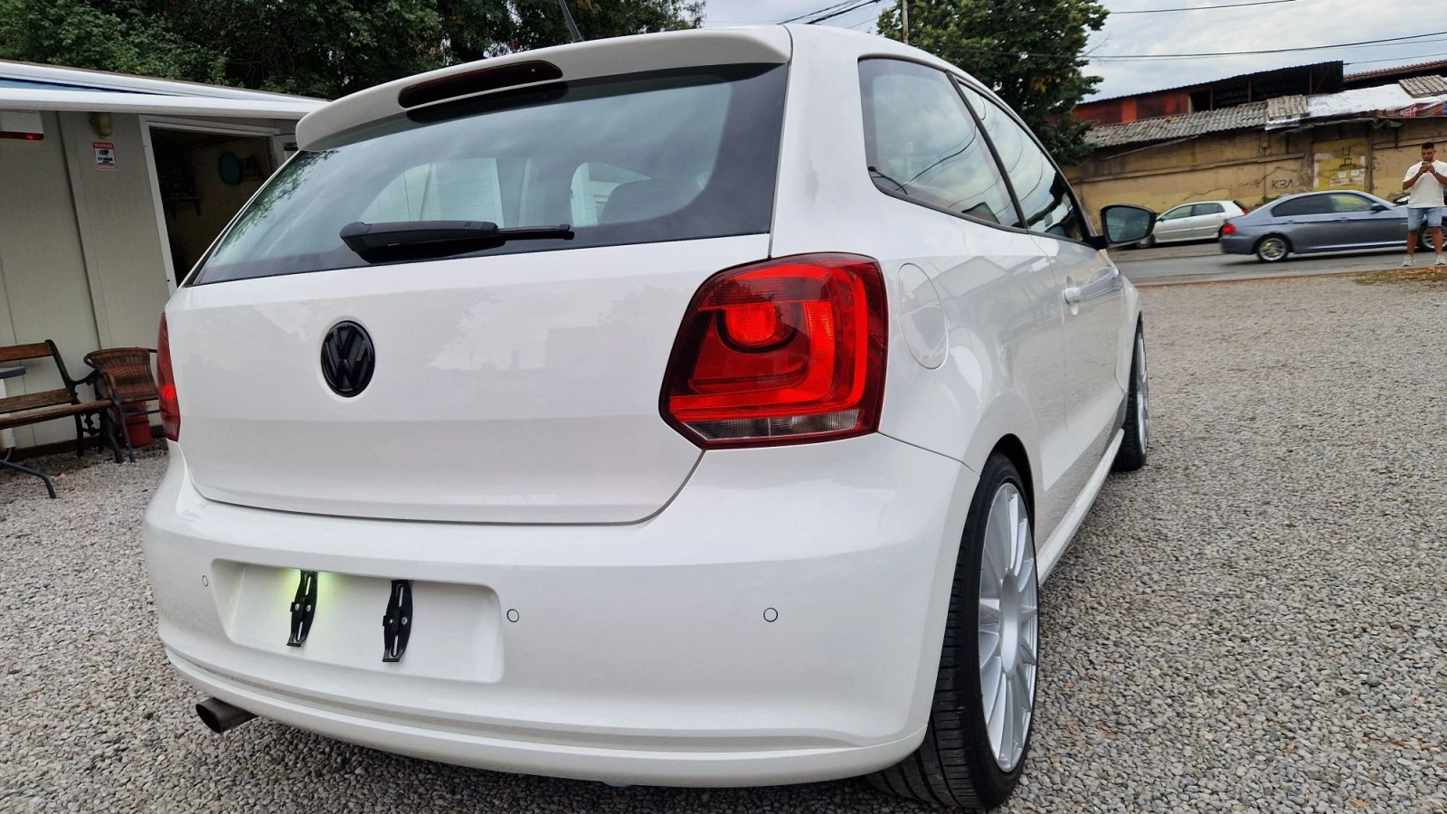 VW Polo 1.6 TDI.105 kc. R-LINE | Highline | , снимка 5 - Автомобили и джипове - 56093817