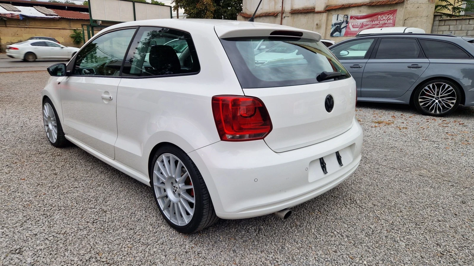 VW Polo 1.6 TDI.105 kc. R-LINE | Highline | , снимка 7 - Автомобили и джипове - 56093817