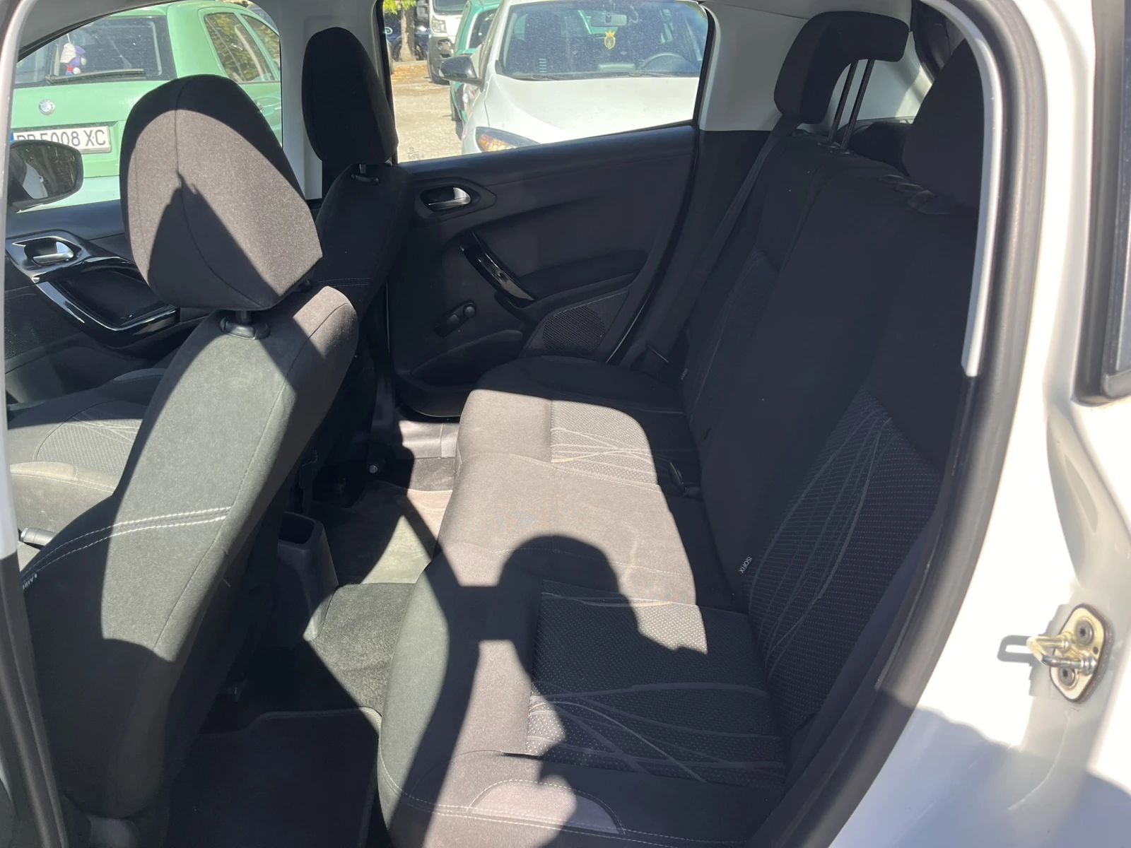 Peugeot 208 hdi, снимка 9 - Автомобили и джипове - 56198492
