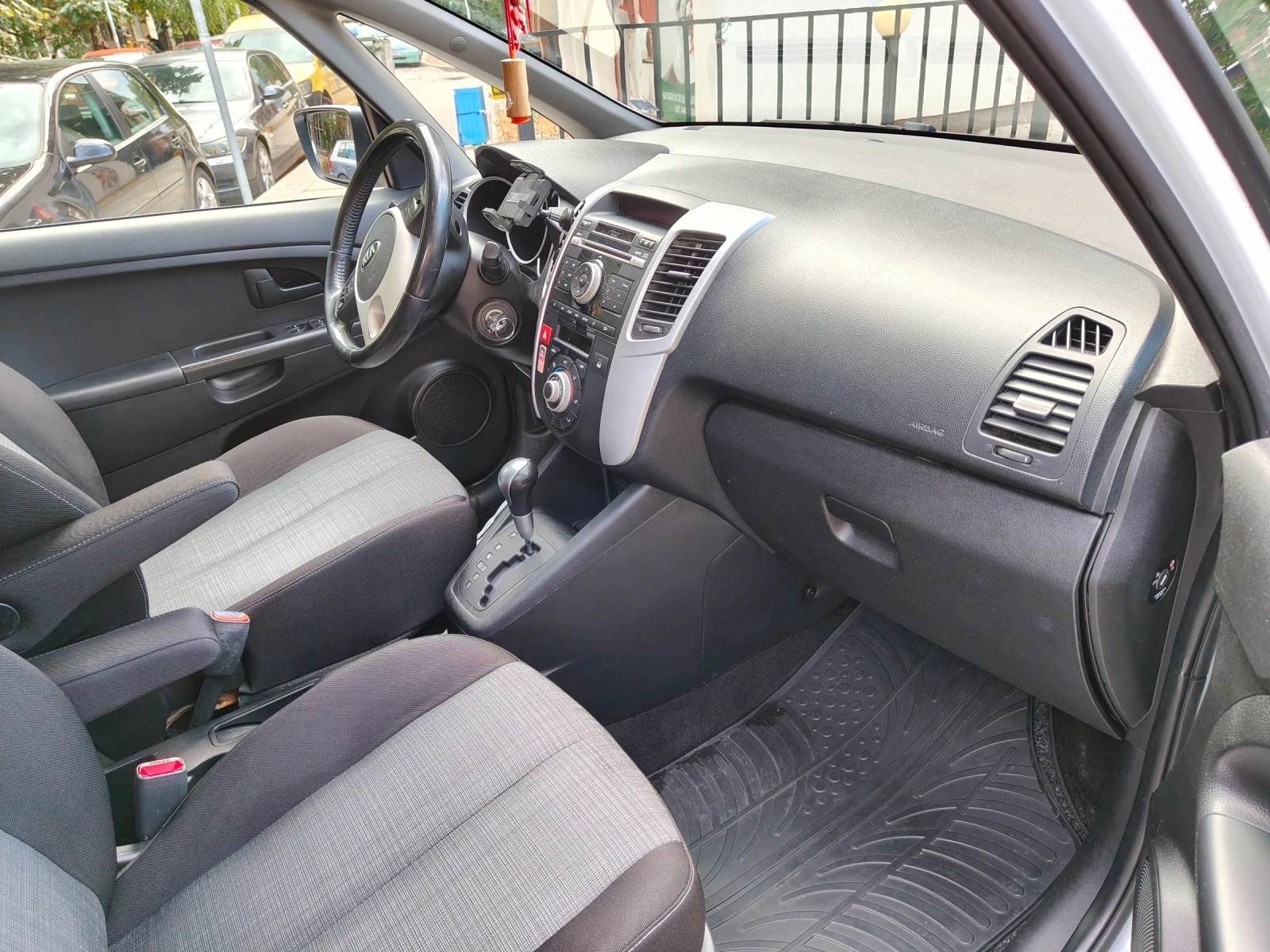Kia Venga, снимка 7 - Автомобили и джипове - 56250480